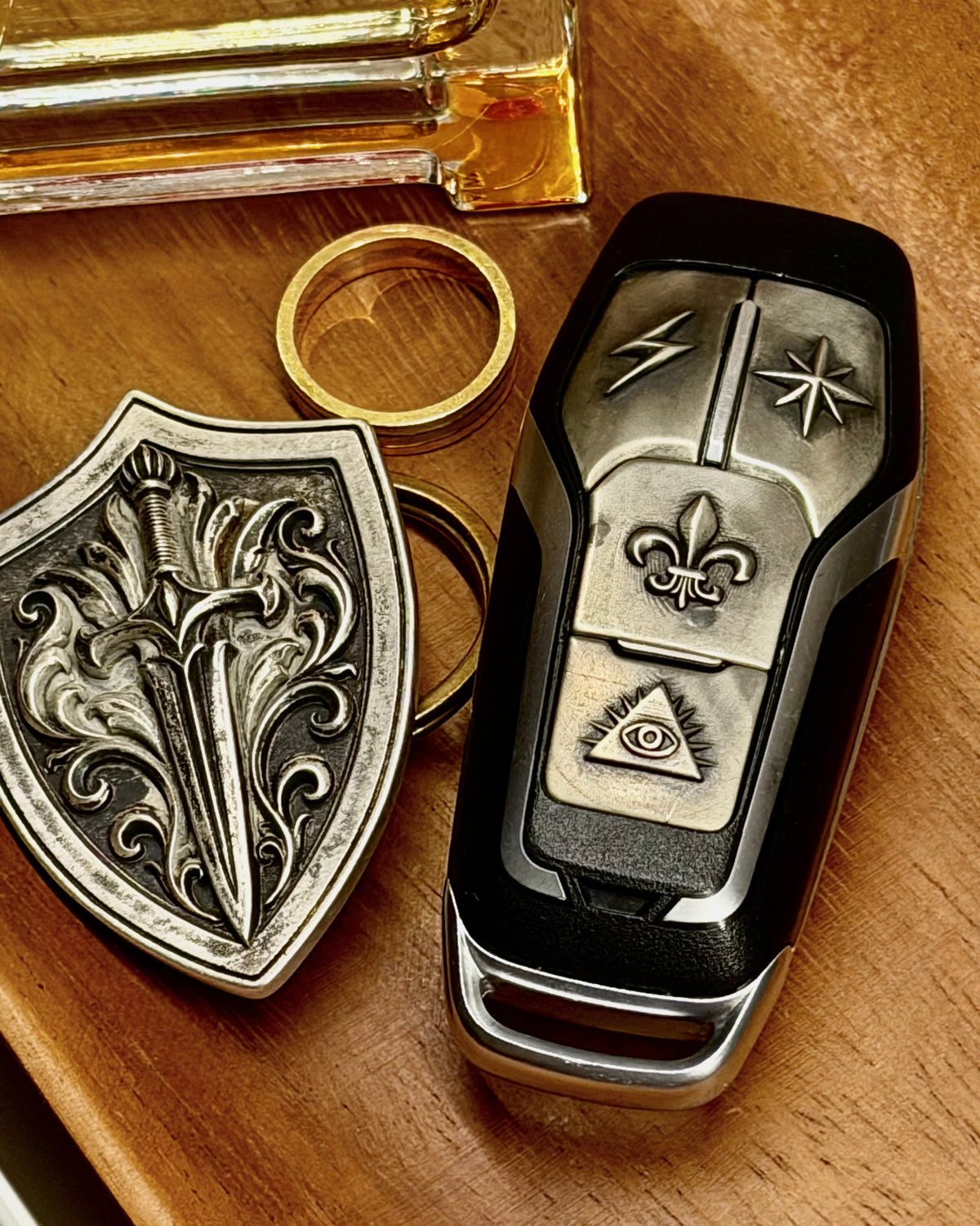 Ford Mustang Shelby GT350 Silver Key Case, lifestyle display