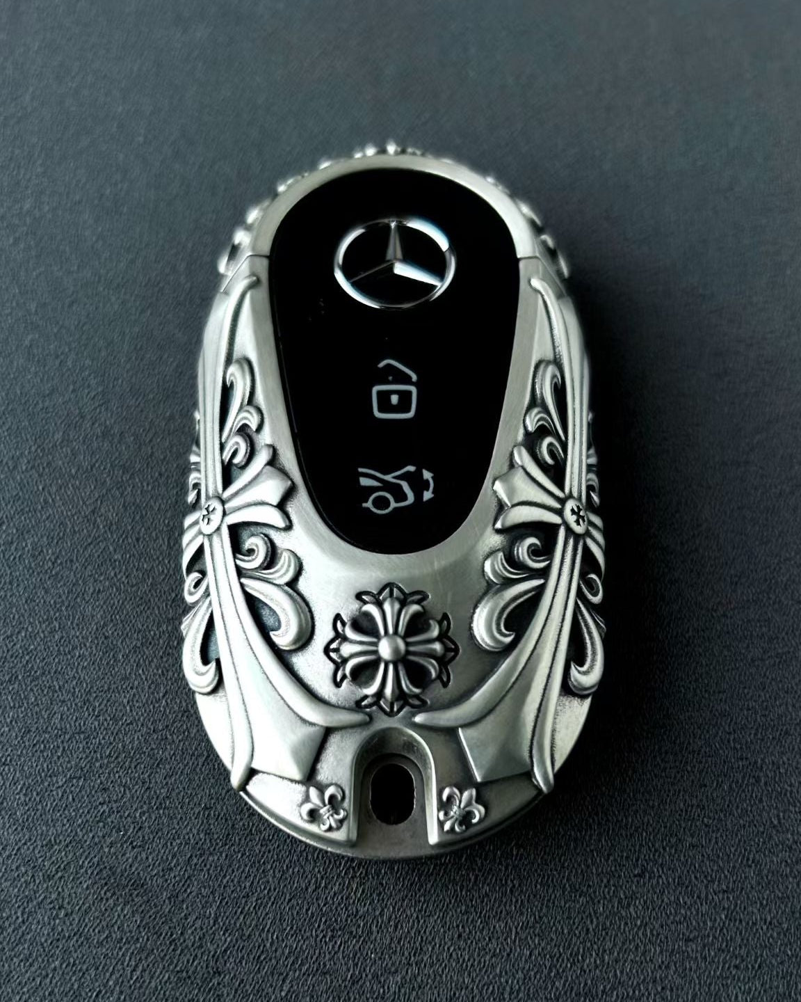 diagonal angle, uniform relief, weighty precision