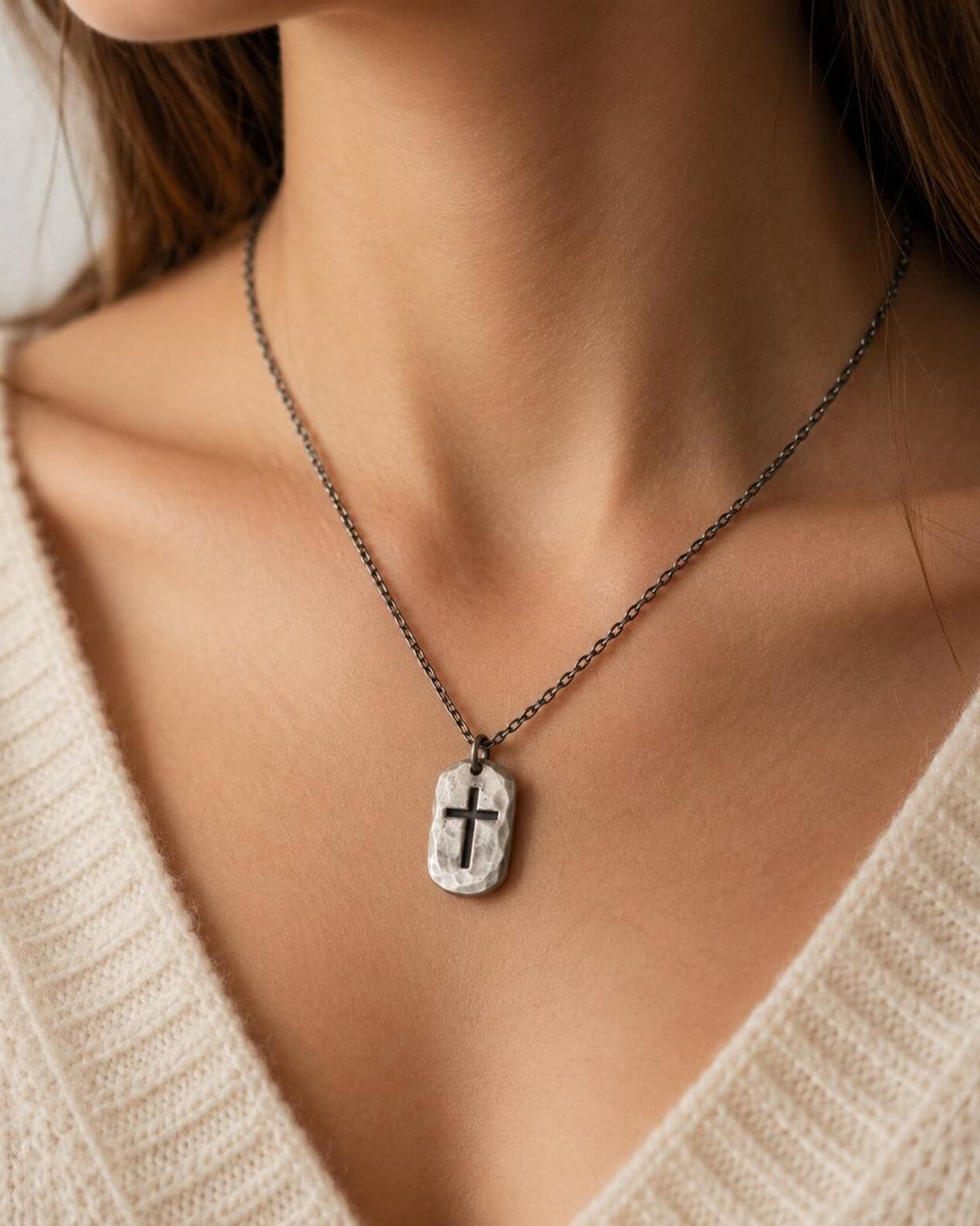 Personalized 925 Silver Dog Tag Cross Pendant, close-up detail