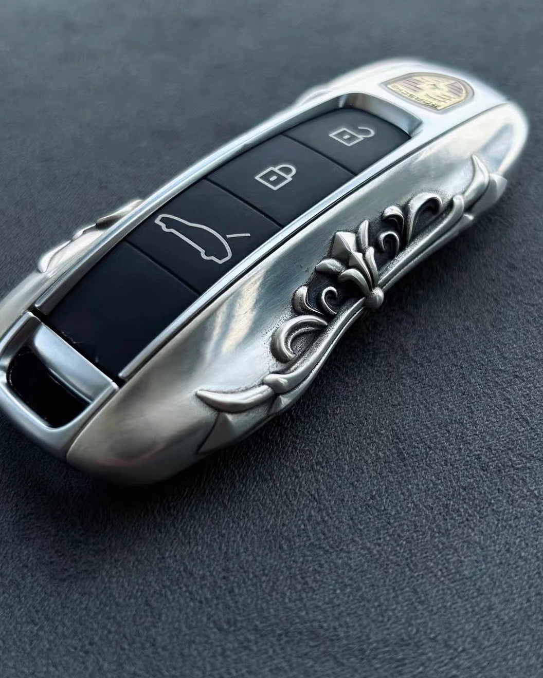 IGNIS ARGENTUM Sterling Silver Porsche Key Case - Handcrafted 925 Solid Silver Cover for Three-Button Porsche Key Fob, Precision Fit for 911 Carrera Turbo GT3 Taycan Macan Cayenne Panamera