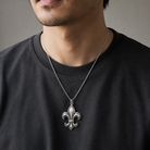 Flower-de-Luce 925 Silver Necklace, engraved front detail