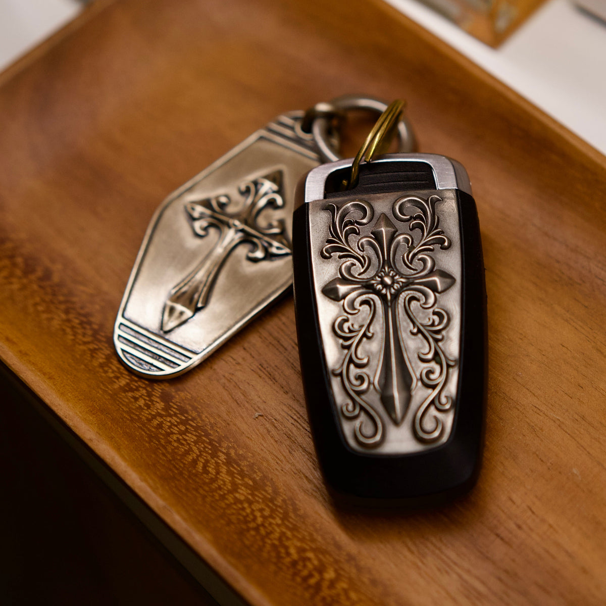 Ford Mustang Silver Key Case, engraved edge detail