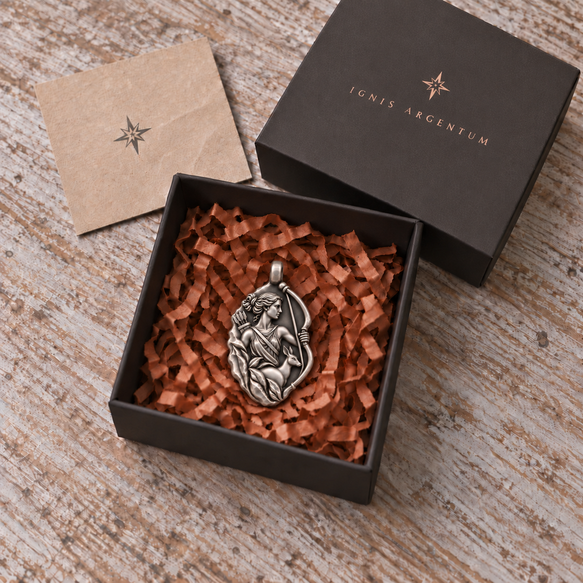 Artemis upgraded pendant — 礼盒; design visualization, styling accessories excluded